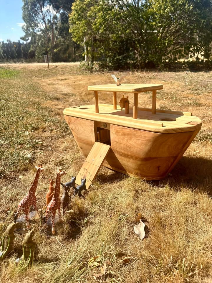 Ballard Bear build Ark Heirloom Build with Custom personalisation. Fold down door that acts as a ramp. Wheels for transport. Double Decker with pens and working steering wheel. Hitches to a custom low loader and becomes a road train behind a stock crate trailer