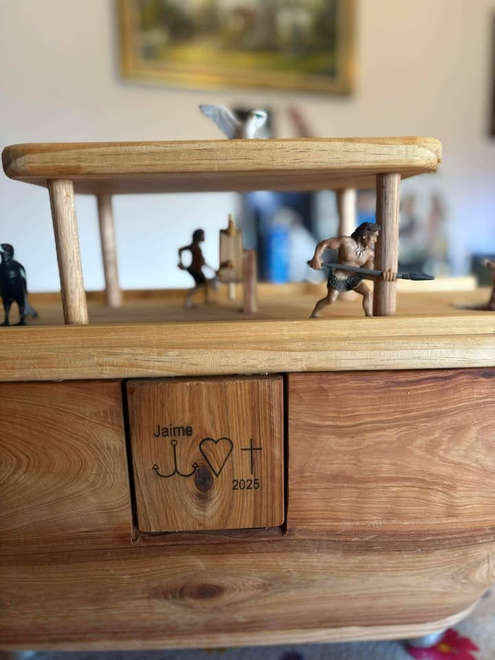 Ballard Bear build Ark Heirloom Build with Custom personalisation on Fold down door that acts as a ramp.